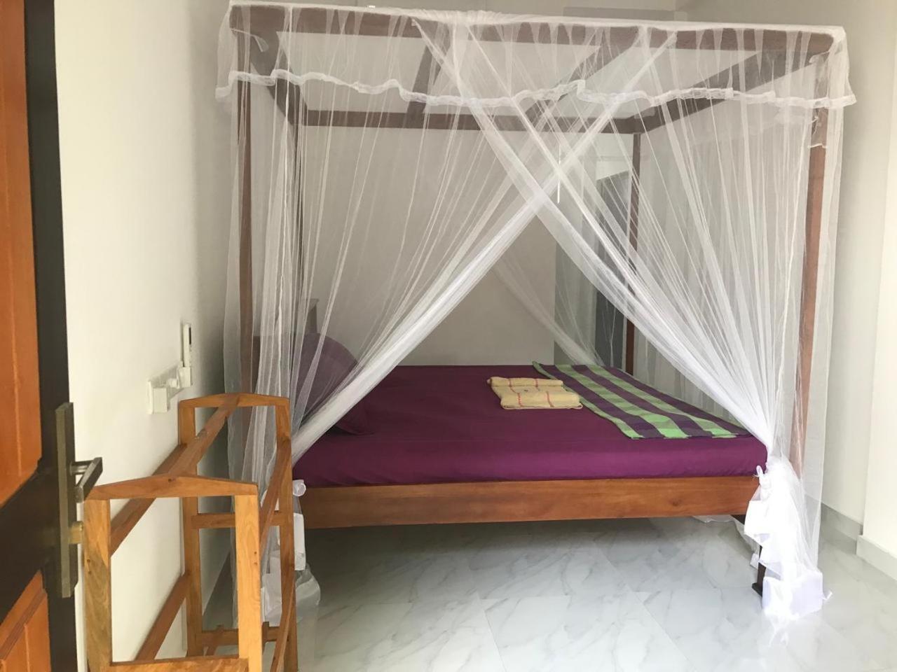 Hotel Navodya Guest Mirissa Habitación foto